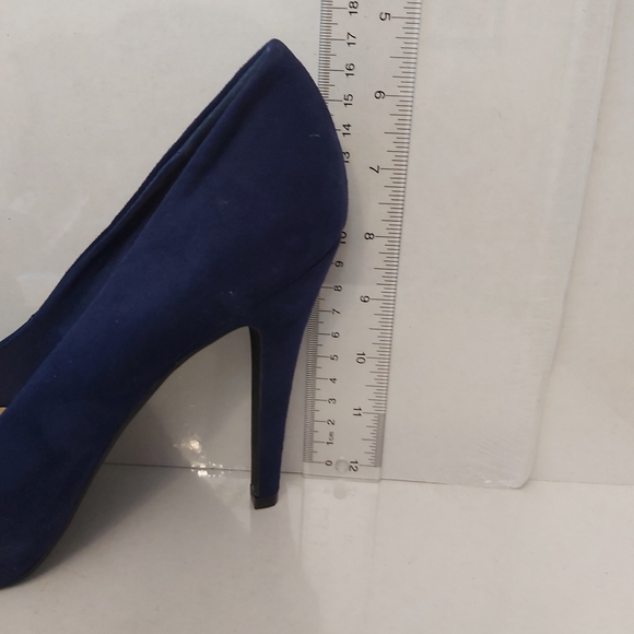 Le Chateau Purple Heels - Picture 4 of 6